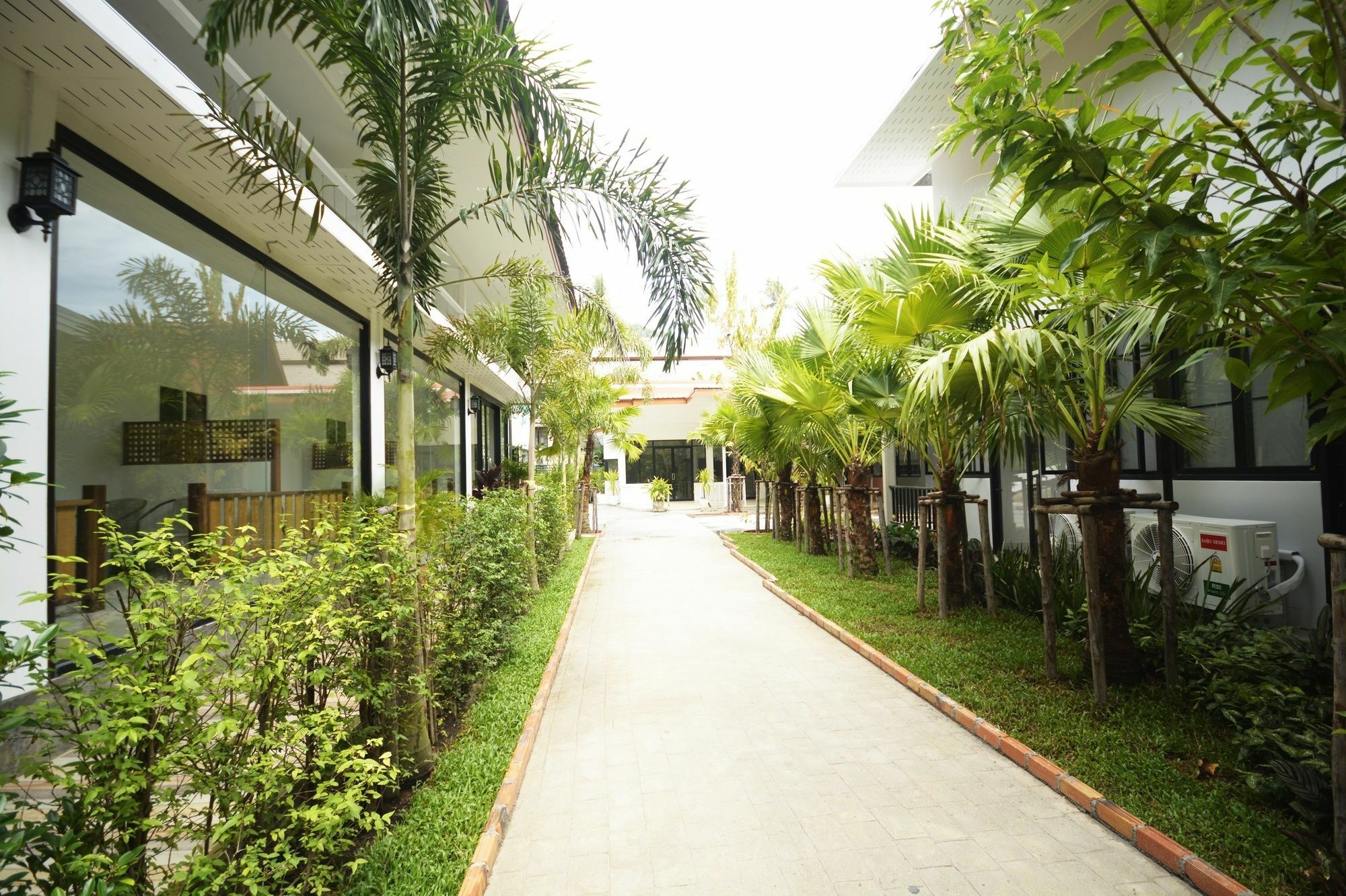 Irest Ao Nang Seafront Hostel Kültér fotó