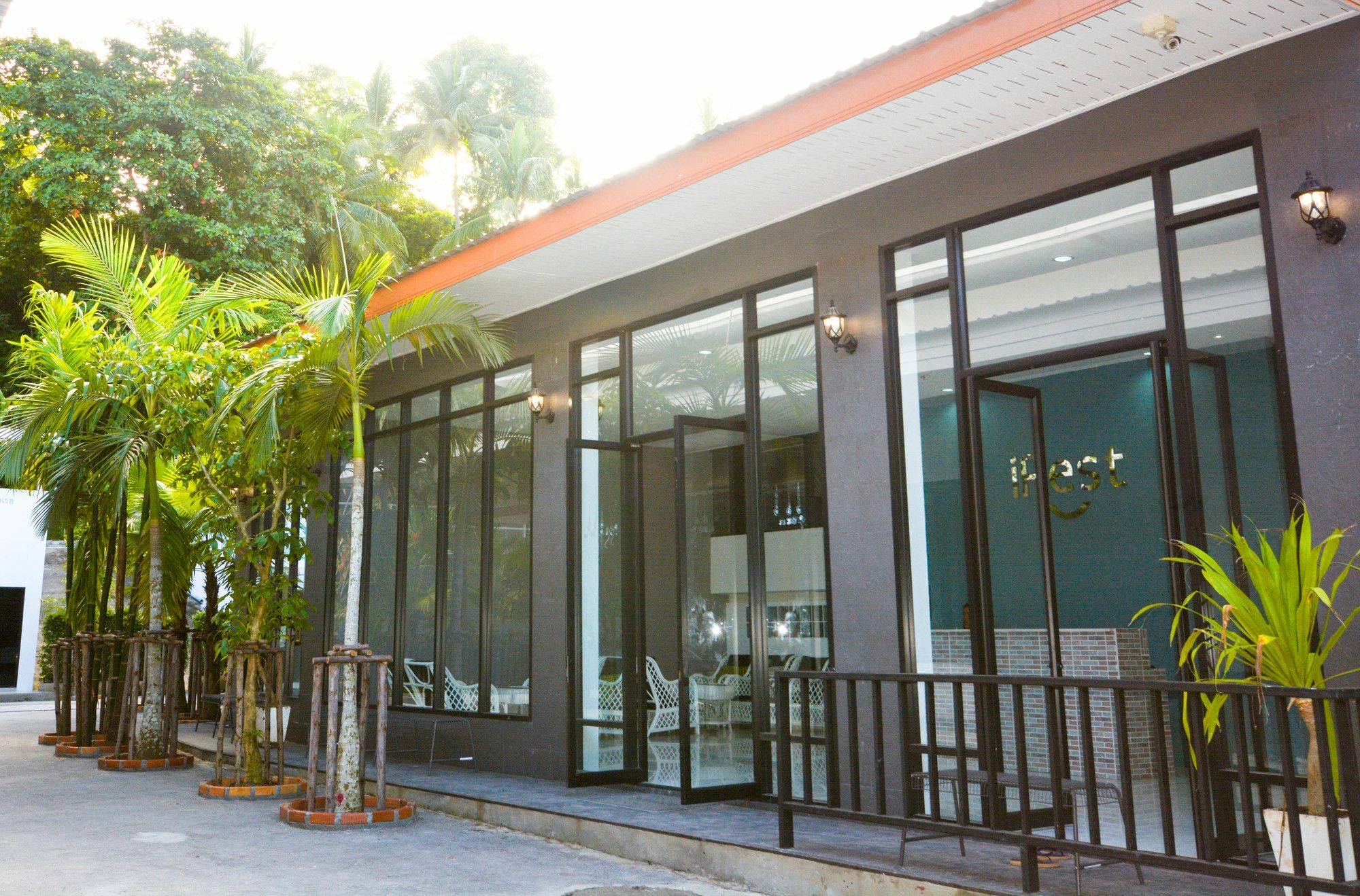 Irest Ao Nang Seafront Hostel Kültér fotó