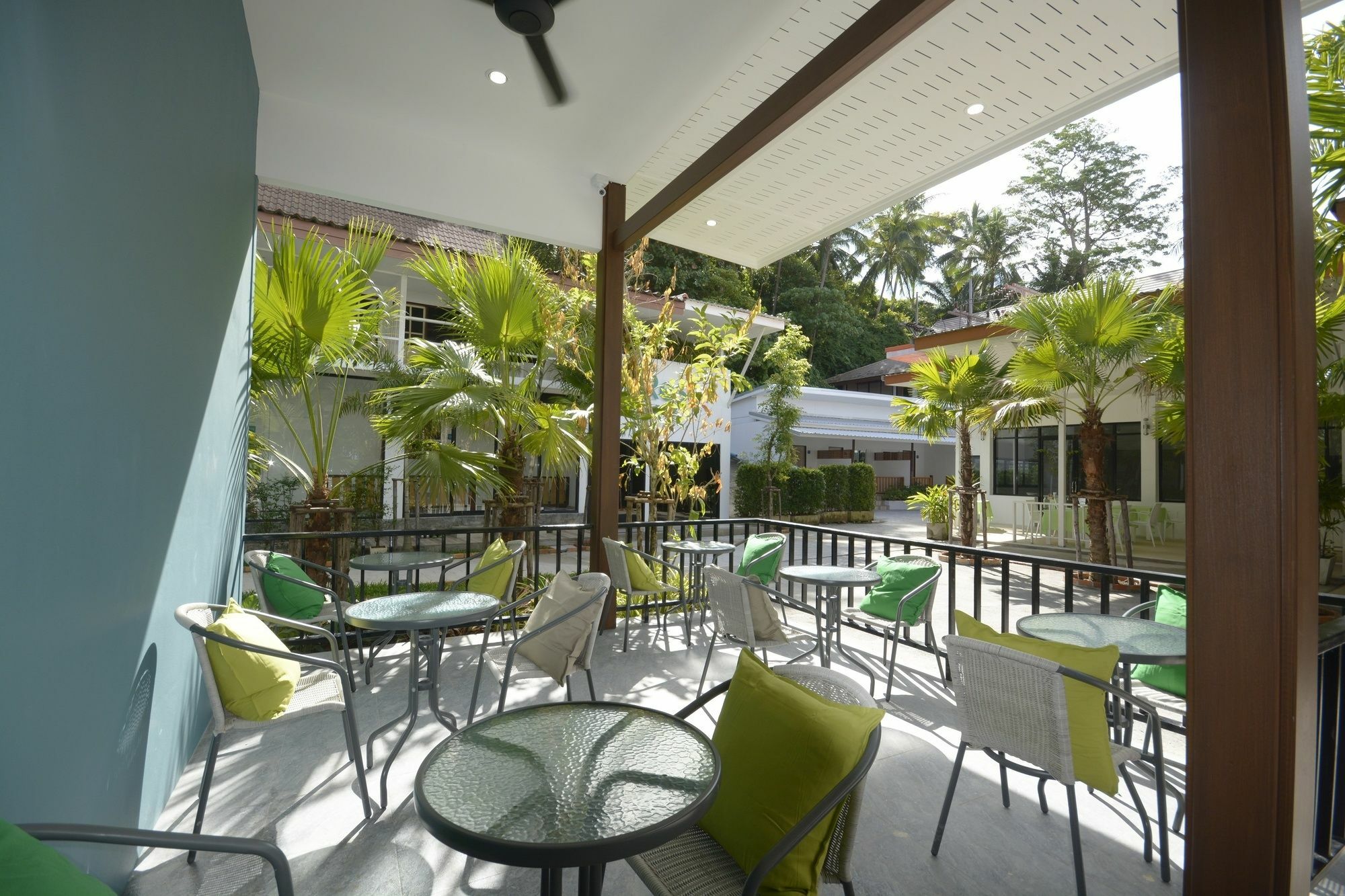 Irest Ao Nang Seafront Hostel Kültér fotó