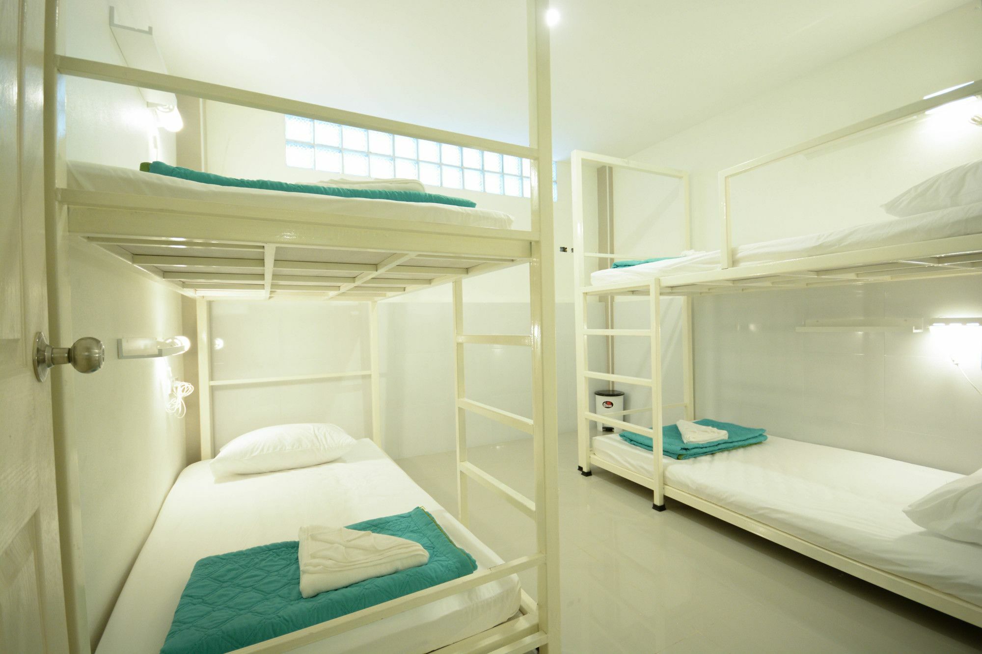 Irest Ao Nang Seafront Hostel Kültér fotó